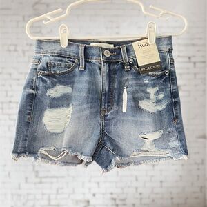 Mudd High Rise Denim Shortie. Size 7. NWT.